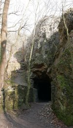 Tunel úzkokolejky v Prokopském údolí. 