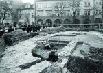 Loretánské náměstí. Pohled na výzkum kaple sv. Matouše v roce 1934. Foto T. Vojta, Památkový sbor; © ARÚ Praha,
inv. č. FT000073134A.